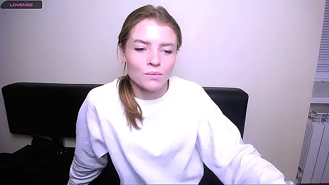 Snapshot of MissOliviaa_ chatting on December 2024 10:13:01 AM MissOliviaa online show from December 2024 10:13:01 AM