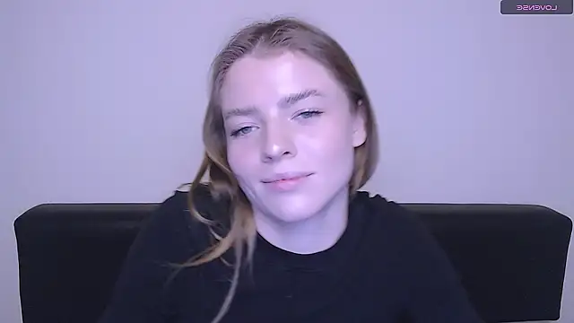 Snapshot of MissOliviaa_ chatting on December 2024 02:16:02 PM MissOliviaa online show from December 2024 02:16:02 PM