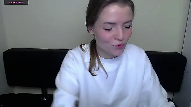 Snapshot of MissOliviaa_ chatting on December 2024 08:20:02 AM MissOliviaa online show from December 2024 08:20:02 AM