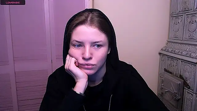 Snapshot of MissOliviaa_ chatting on December 2024 09:12:01 AM MissOliviaa online show from December 2024 09:12:01 AM