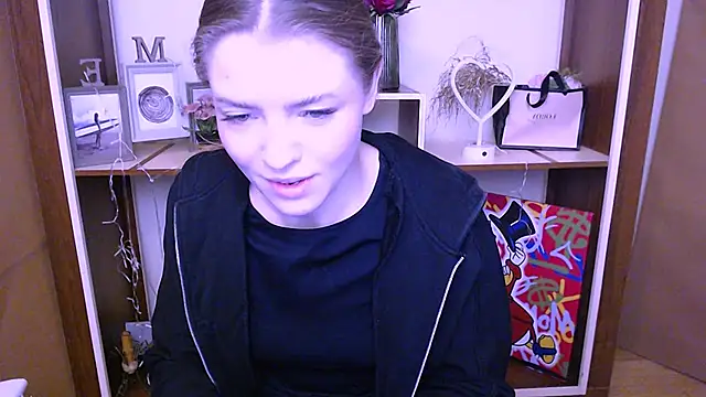 Snapshot of MissOliviaa_ chatting on December 2024 10:55:02 AM MissOliviaa online show from December 2024 10:55:02 AM