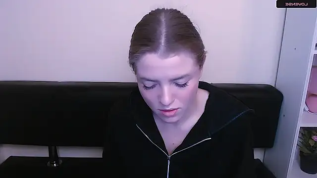 Snapshot of MissOliviaa_ chatting on January 2025 12:08:01 PM MissOliviaa online show from January 2025 12:08:01 PM