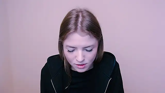 Snapshot of MissOliviaa_ chatting on January 2025 12:38:02 PM MissOliviaa online show from January 2025 12:38:02 PM