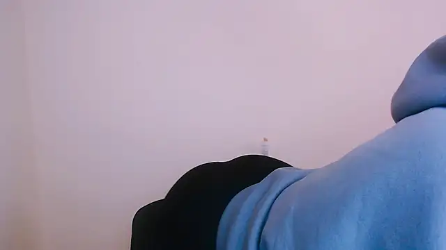 Snapshot of MissOliviaa_ chatting on January 2025 08:41:01 AM MissOliviaa online show from January 2025 08:41:01 AM