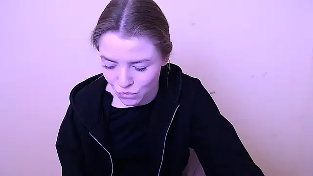 Snapshot of MissOliviaa_ chatting on January 2025 08:22:01 AM MissOliviaa online show from January 2025 08:22:01 AM