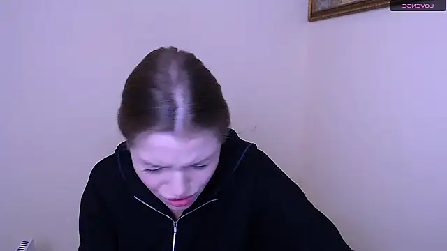 Snapshot of MissOliviaa_ chatting on January 2025 07:28:01 AM MissOliviaa online show from January 2025 07:28:01 AM