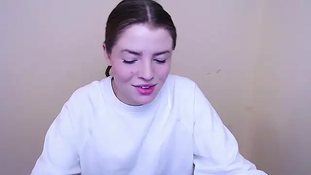 Snapshot of MissOliviaa_ chatting on January 2025 01:53:01 PM MissOliviaa online show from January 2025 01:53:01 PM