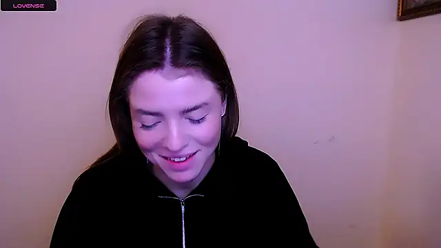 Snapshot of MissOliviaa_ chatting on January 2025 12:37:02 PM MissOliviaa online show from January 2025 12:37:02 PM