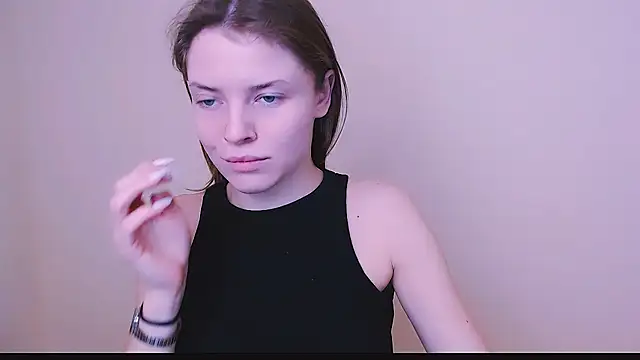 Snapshot of MissOliviaa_ chatting on February 2025 04:03:02 PM MissOliviaa online show from February 2025 04:03:02 PM