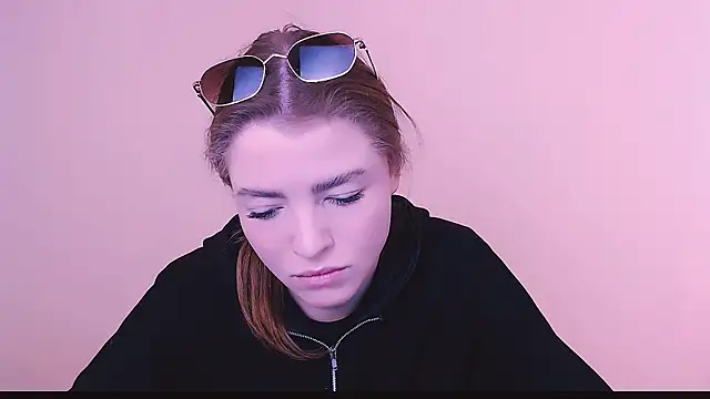 Snapshot of MissOliviaa_ chatting on February 2025 08:20:01 AM MissOliviaa online show from February 2025 08:20:01 AM