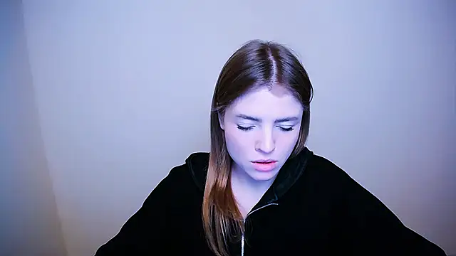 Snapshot of MissOliviaa_ chatting on February 2025 01:20:01 PM MissOliviaa online show from February 2025 01:20:01 PM