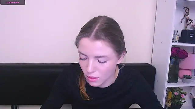 Snapshot of MissOliviaa_ chatting on February 2025 11:21:01 AM MissOliviaa online show from February 2025 11:21:01 AM