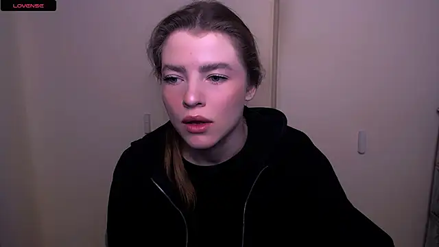 Snapshot of MissOliviaa_ chatting on February 2025 09:01:01 AM MissOliviaa online show from February 2025 09:01:01 AM