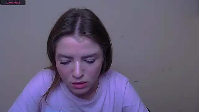 Snapshot of MissOliviaa_ chatting on February 2025 11:41:02 AM MissOliviaa online show from February 2025 11:41:02 AM