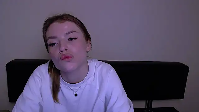 Snapshot of MissOliviaa_ chatting on March 2025 12:44:02 PM MissOliviaa online show from March 2025 12:44:02 PM