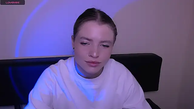 Snapshot of MissOliviaa_ chatting on November 2025 08:27:02 AM MissOliviaa online show from November 2025 08:27:02 AM