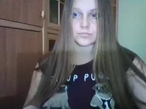 Evasapples online show from December 2024 09:19:02 PM