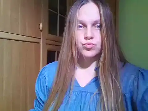 Evasapples online show from December 2024 08:58:02 PM