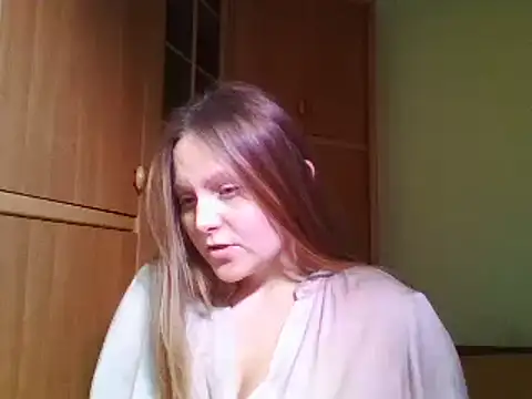 Evasapples online show from January 2025 06:13:02 PM