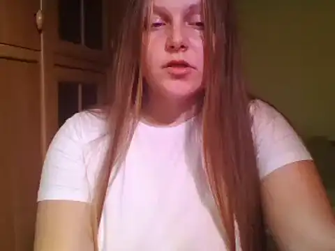 Evasapples online show from February 2025 02:02:02 PM