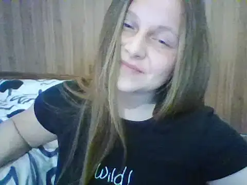 Evasapples online show from February 2025 05:28:01 PM