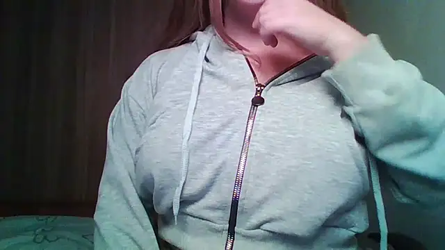 Evasapples online show from November 2025 10:53:02 PM