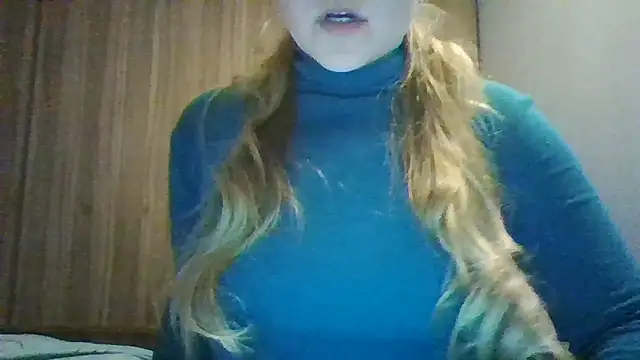 Evasapples online show from April 2026 10:08:02 PM