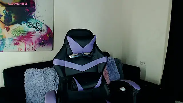 Snapshot of Realbadbxtch chatting on December 2024 01:08:01 AM Realbadbxtch online show from December 2024 01:08:01 AM