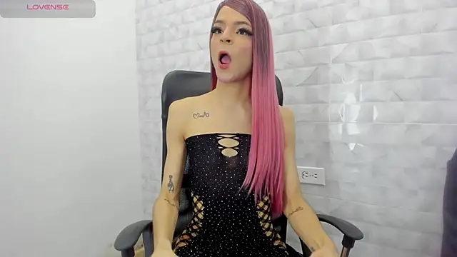 Snapshot of Realbadbxtch chatting on March 2025 07:49:02 PM Realbadbxtch online show from March 2025 07:49:02 PM