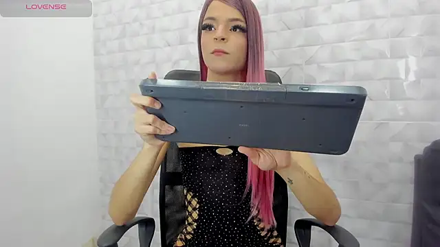 Snapshot of Realbadbxtch chatting on March 2025 10:54:01 PM Realbadbxtch online show from March 2025 10:54:01 PM