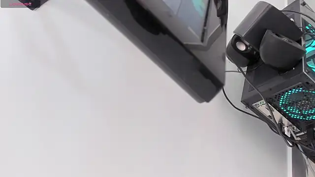 Snapshot of Realbadbxtch chatting on November 2025 05:33:02 PM Realbadbxtch online show from November 2025 05:33:02 PM