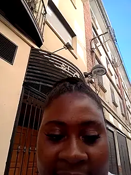 Snapshot of KennyBigWoman chatting on October 2025 01:37:01 PM KennyBigWoman online show from October 2025 01:37:01 PM