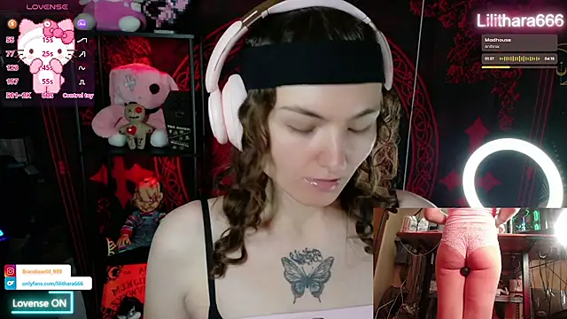 BrandiWRLD 999 online show from December 2025 08:24:02 PM