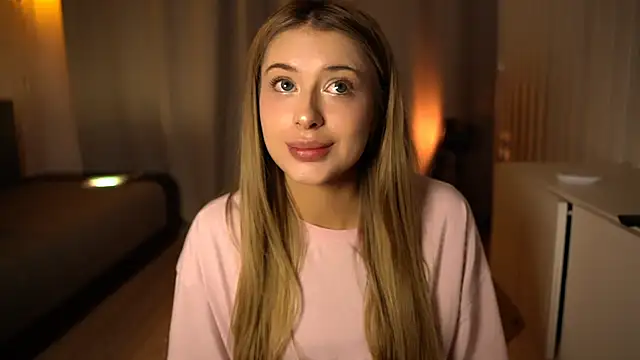 Snapshot of elisa_moon chatting on December 2024 03:10:02 AM elisa moon online show from December 2024 03:10:02 AM