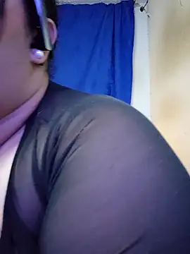 valeriadiax online show from April 2026 06:49:02 AM