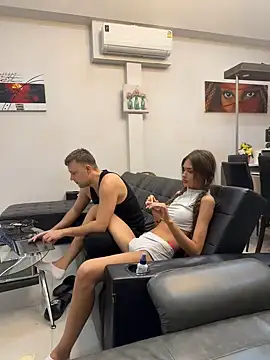 Snapshot of dreamgirls100 chatting on December 2024 12:46:02 PM dreamgirls100 online show from December 2024 12:46:02 PM