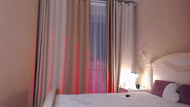 Snapshot of Avylew chatting on November 2025 02:02:02 AM Avylew online show from November 2025 02:02:02 AM