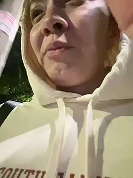 Snapshot of adarussell chatting on December 2024 01:53:02 AM adarussell online show from December 2024 01:53:02 AM