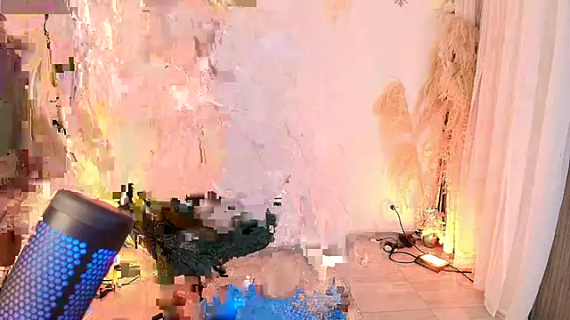 Snapshot of Ladydream1 chatting on December 2025 03:23:01 AM Ladydream1 online show from December 2025 03:23:01 AM