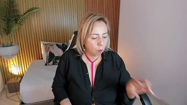 andre soto  online show from December 2024 02:17:01 AM