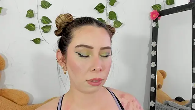 JanneKim online show from October 2025 08:27:02 PM