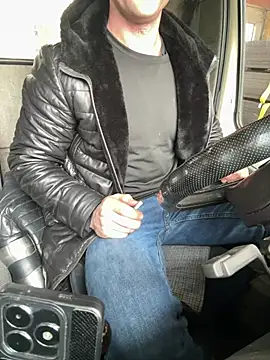 Snapshot of AlexGWoW chatting on February 2025 10:21:02 AM AlexGWoW online show from February 2025 10:21:02 AM