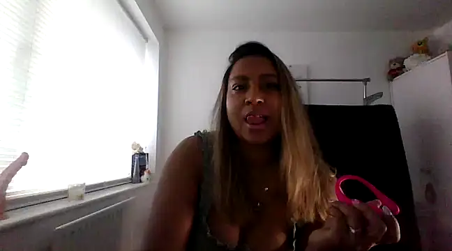 TEMPTING-TAMMY online show from January 2025 10:04:02 AM