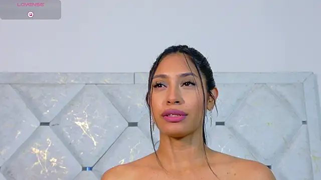 Snapshot of Anna_risse chatting on December 2025 06:44:02 AM Anna risse online show from December 2025 06:44:02 AM