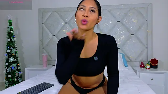 Snapshot of Anna_risse chatting on December 2025 05:38:02 AM Anna risse online show from December 2025 05:38:02 AM