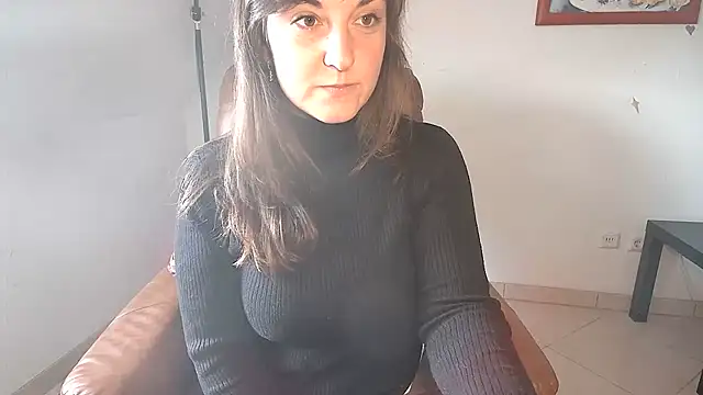 Snapshot of stunning_Rosi chatting on January 2025 11:09:02 AM stunning Rosi online show from January 2025 11:09:02 AM