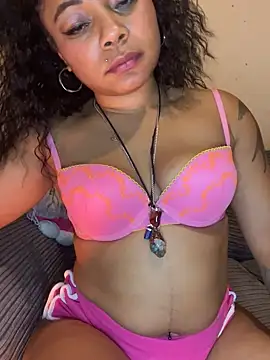 Snapshot of ChloeRebel chatting on January 2025 01:05:02 AM ChloeRebel online show from January 2025 01:05:02 AM