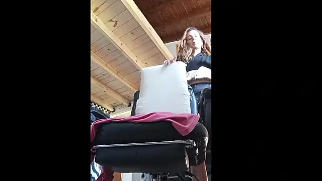 Snapshot of jessiburningheels chatting on November 2025 12:48:02 PM jessiburningheels online show from November 2025 12:48:02 PM