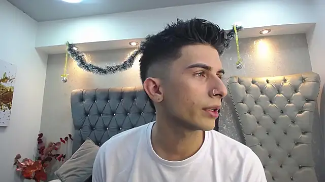 Snapshot of MrWilliseo chatting on December 2024 06:37:02 PM MrWilliseo online show from December 2024 06:37:02 PM