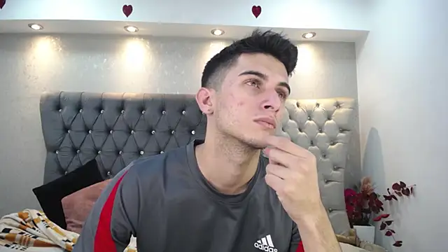 Snapshot of MrWilliseo chatting on February 2025 08:09:02 PM MrWilliseo online show from February 2025 08:09:02 PM